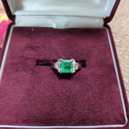 最後の価格！限界売切最終！ジュエリーマキPt850 エメラルドダイヤモンドリング