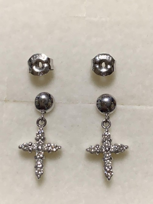 ダイヤモンドピアス　K9