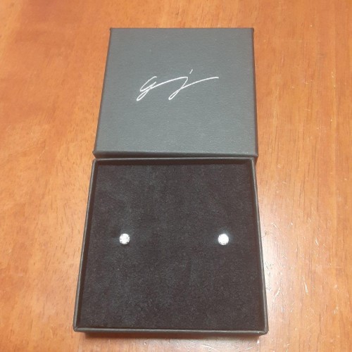 新品⭐グラムジュエリーピアス