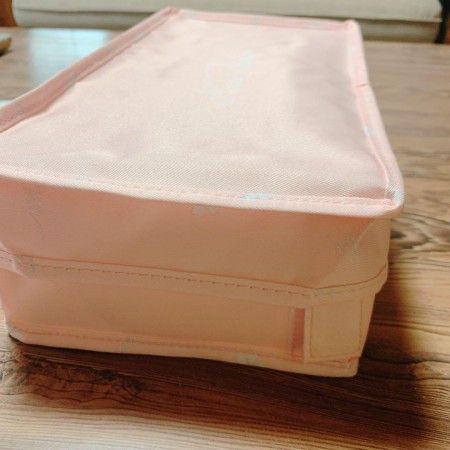 組み立て式衣類収納箱、蓋付きです