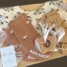 女の子　出産祝い　ベビーギフト　プレゼント　スタイ　プチギフト　おしゃれ 　新品