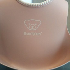 ベビービョルン　お食事エプロン ピンク 女の子