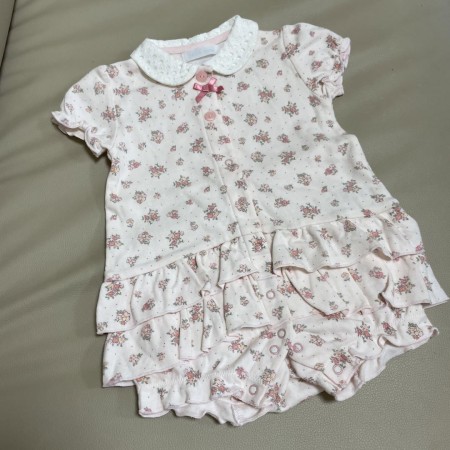 未使用　女の子　可愛い　小花柄　春夏　出産準備　bebe ベビー　ロンパース