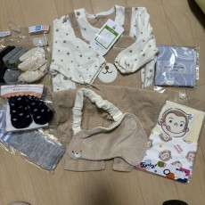 赤ちゃん用品　出産準備　ロンパース　スタイ　ガーゼタオル　靴下　新生児