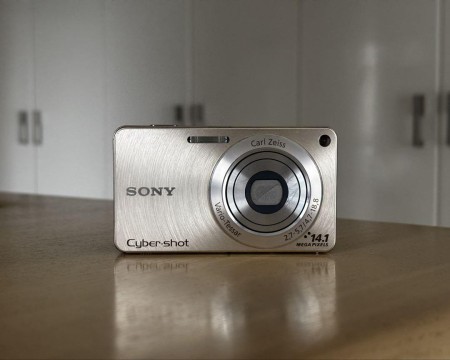 SONY Cyber-shot 14.1メガピクセル　DSC-W350