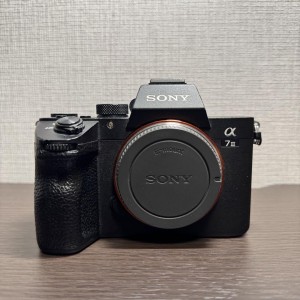 【美品】SONYフルサイズミラーレスカメラ a7III ILCE-7RM3