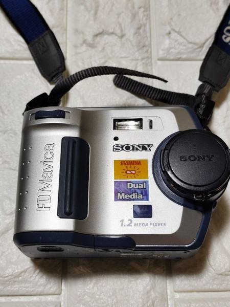 SONY Dual Madia MVC-FD100