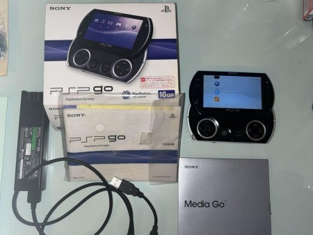 SONY PSP go 16GB 本体