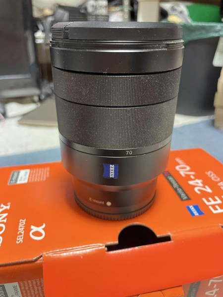 【美品】T*FE24-70F4ZA OSS