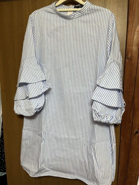ZARA 【美品】 青と白ストライプ柄フリル五分袖チュニック