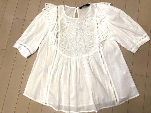 ZARA ザラ　未使用　レース付きコットントップス