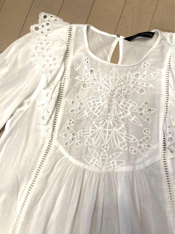 ZARA ザラ　未使用　レース付きコットントップス