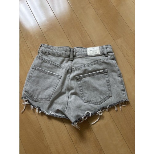 Bershka ヴィンテージコレクション ハイウエストショートパンツ グレー