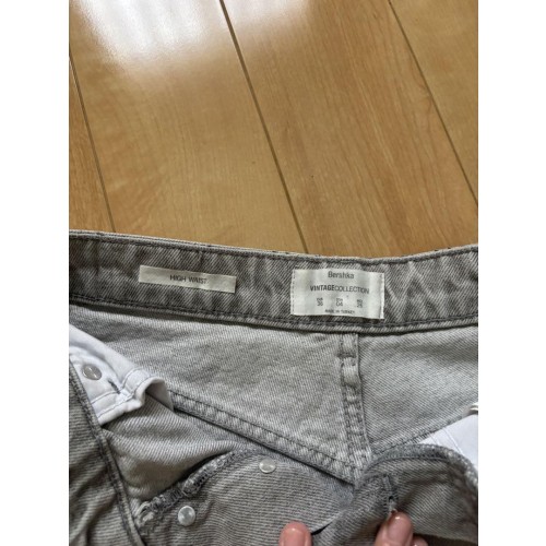 Bershka ヴィンテージコレクション ハイウエストショートパンツ グレー